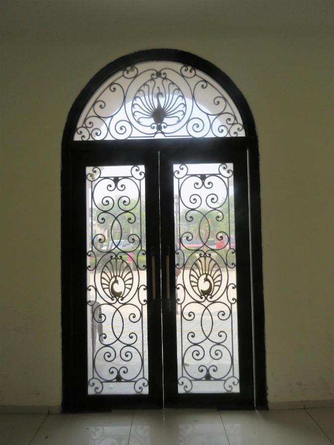 Vrindavan Inn Exterior foto